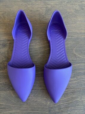 Native Audrey Pointed Toe Flats in Purple - size 10